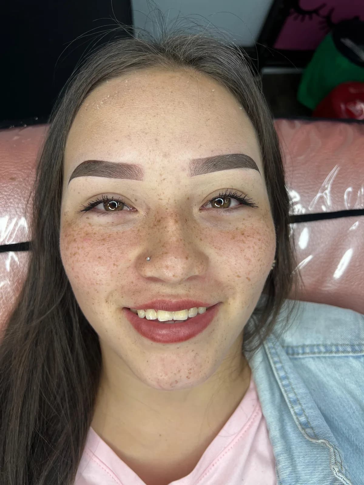 Micropigmentación de cejas — Efecto Polvo