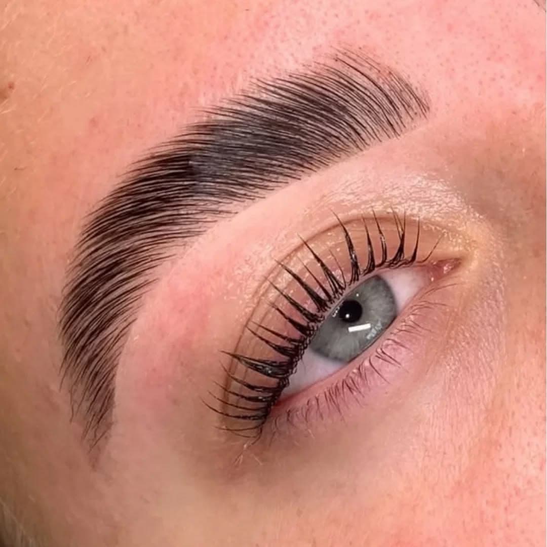 Laminado de cejas
